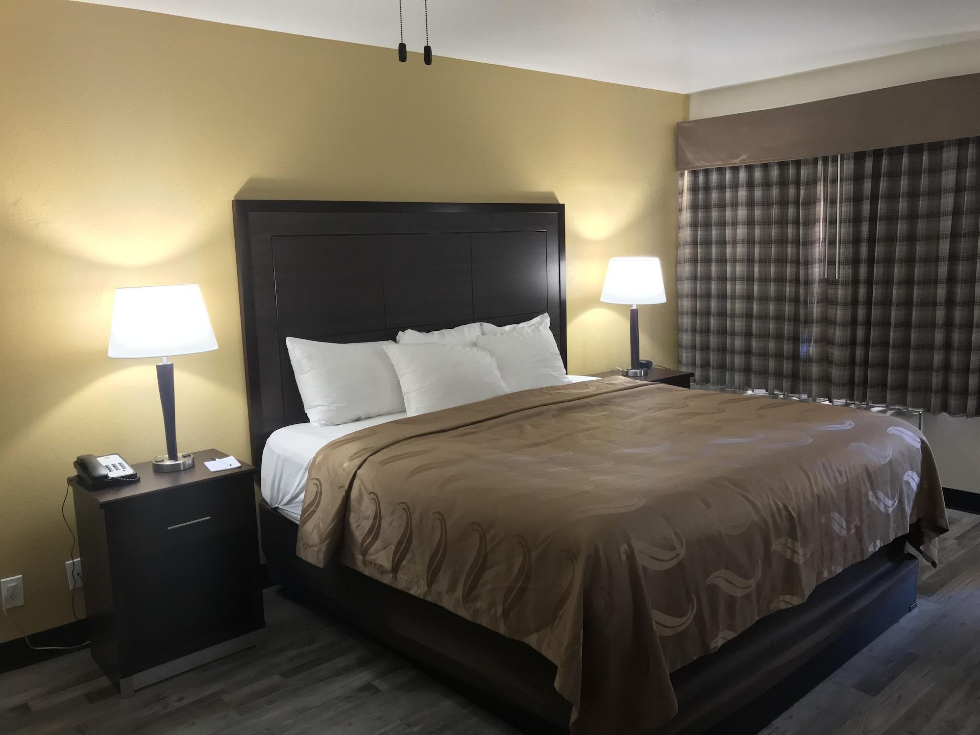 Quality Inn & Suites Near Downtown Mesa Zewnętrze zdjęcie