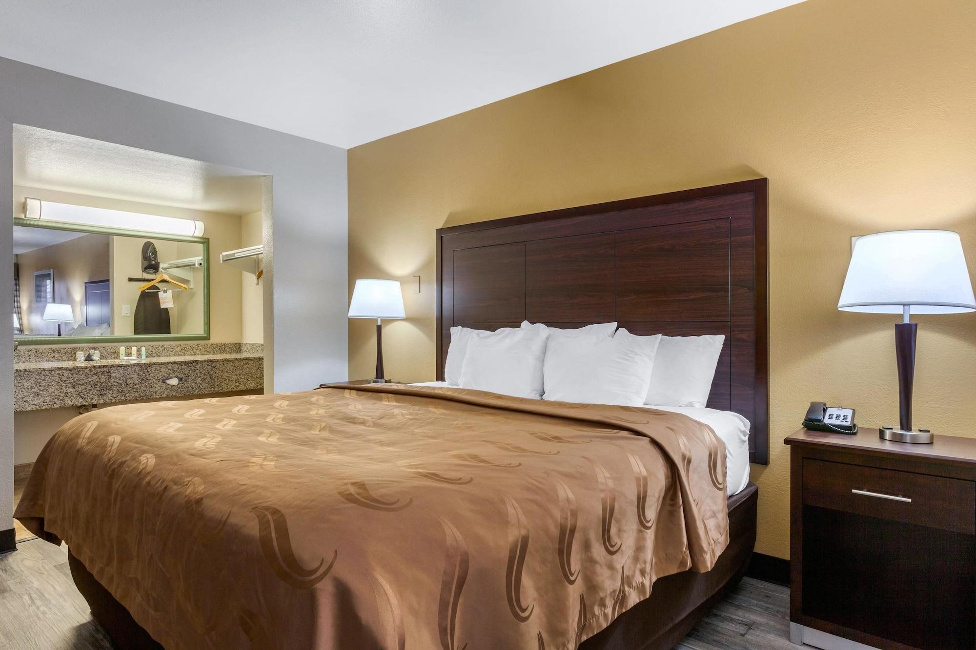 Quality Inn & Suites Near Downtown Mesa Zewnętrze zdjęcie
